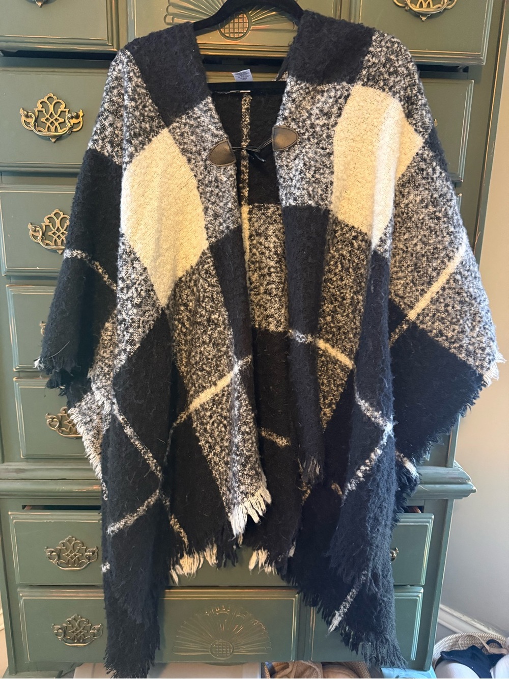 Black & Cream Plaid Poncho Coat - Women’s Open Front Jacket